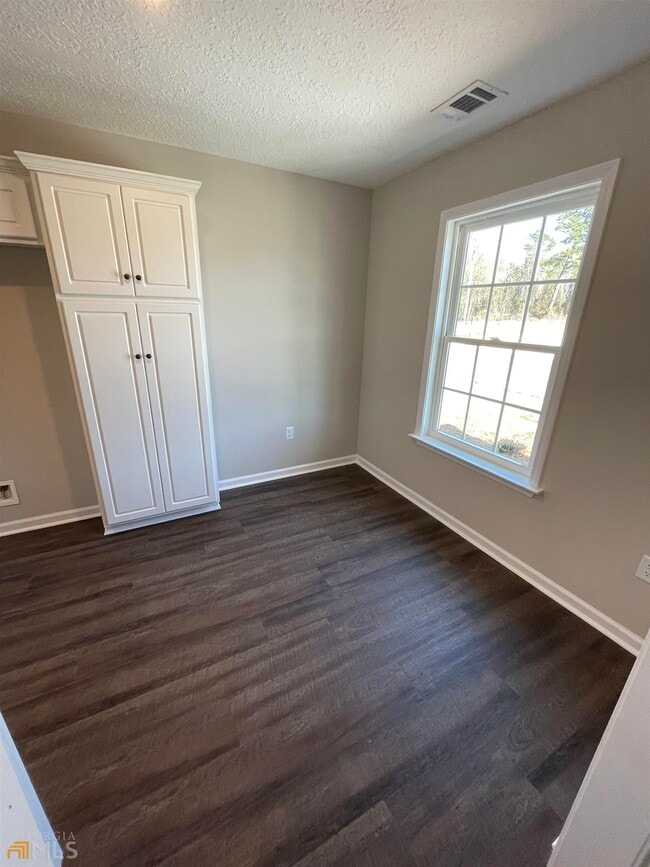 Building Photo - 112 Burktown Dr