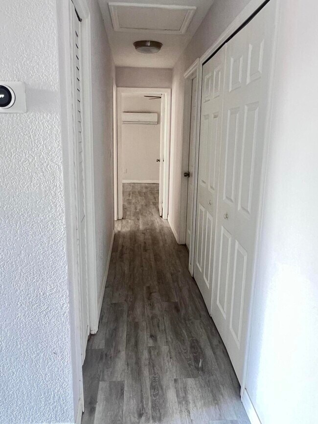 Foto del edificio - 5706 Candlewood St