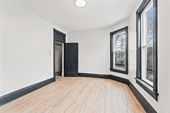 Building Photo - 849 Columbia Ave
