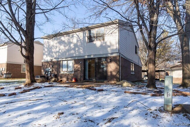 Building Photo - 29718 Farmbrook Villa Ln