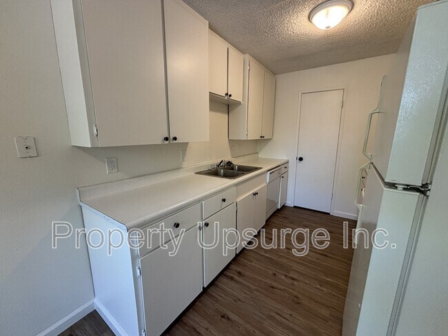 Building Photo - 725 Kimball Rd