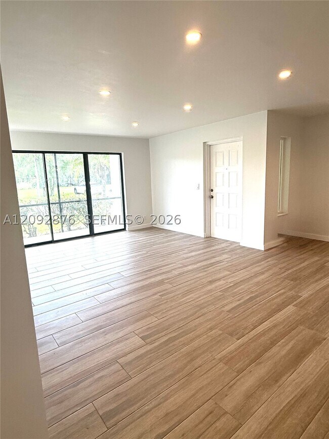 Foto del edificio - 1116 Green Pine Blvd