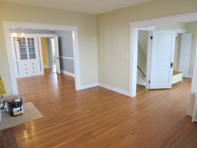 Building Photo - 1098 Fellsway