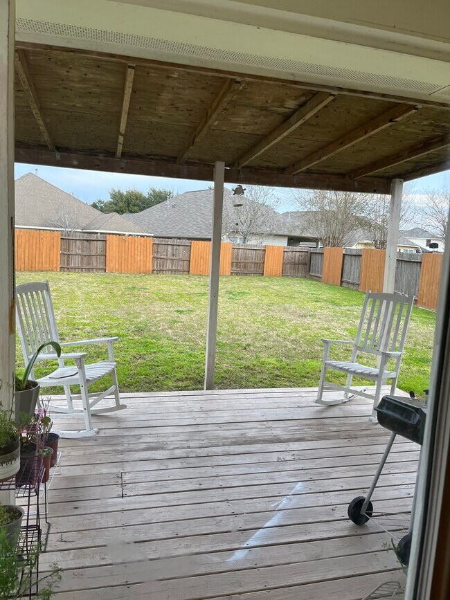 Foto del edificio - 3007 Crescent Oaks Park Ln