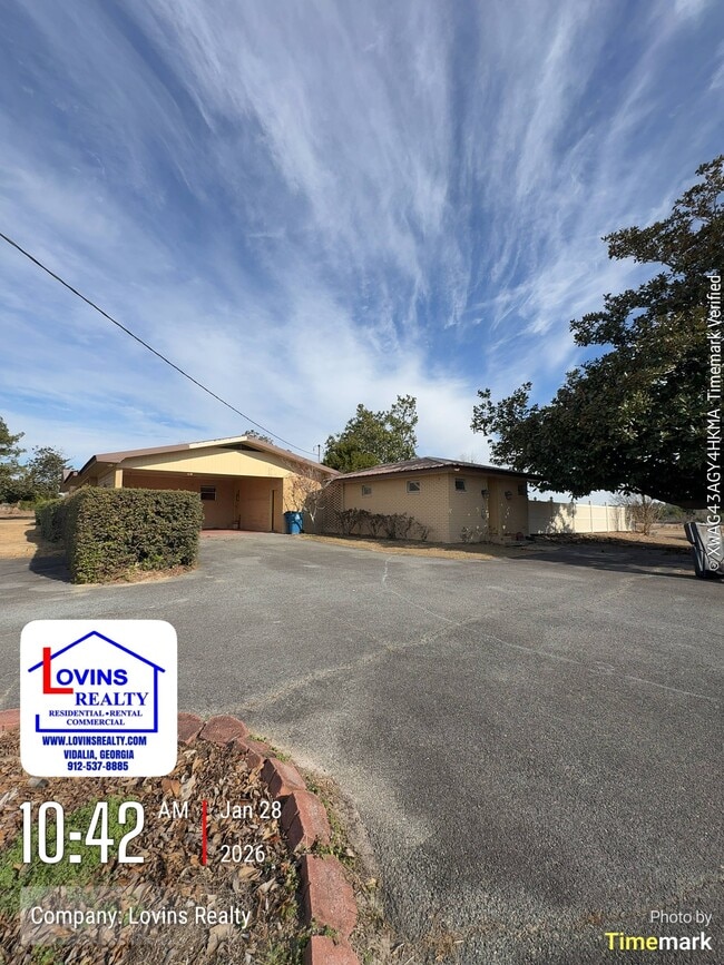 Building Photo - 2206 Aimwell Rd