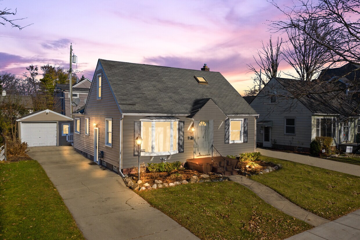 1759 Webster St, Birmingham, MI 48009 - House Rental in Birmingham, MI