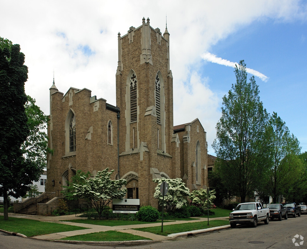 Primary Photo - Lofts on Prospect