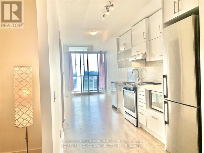 Photo du bâtiment - 128 Fairview Mall Dr