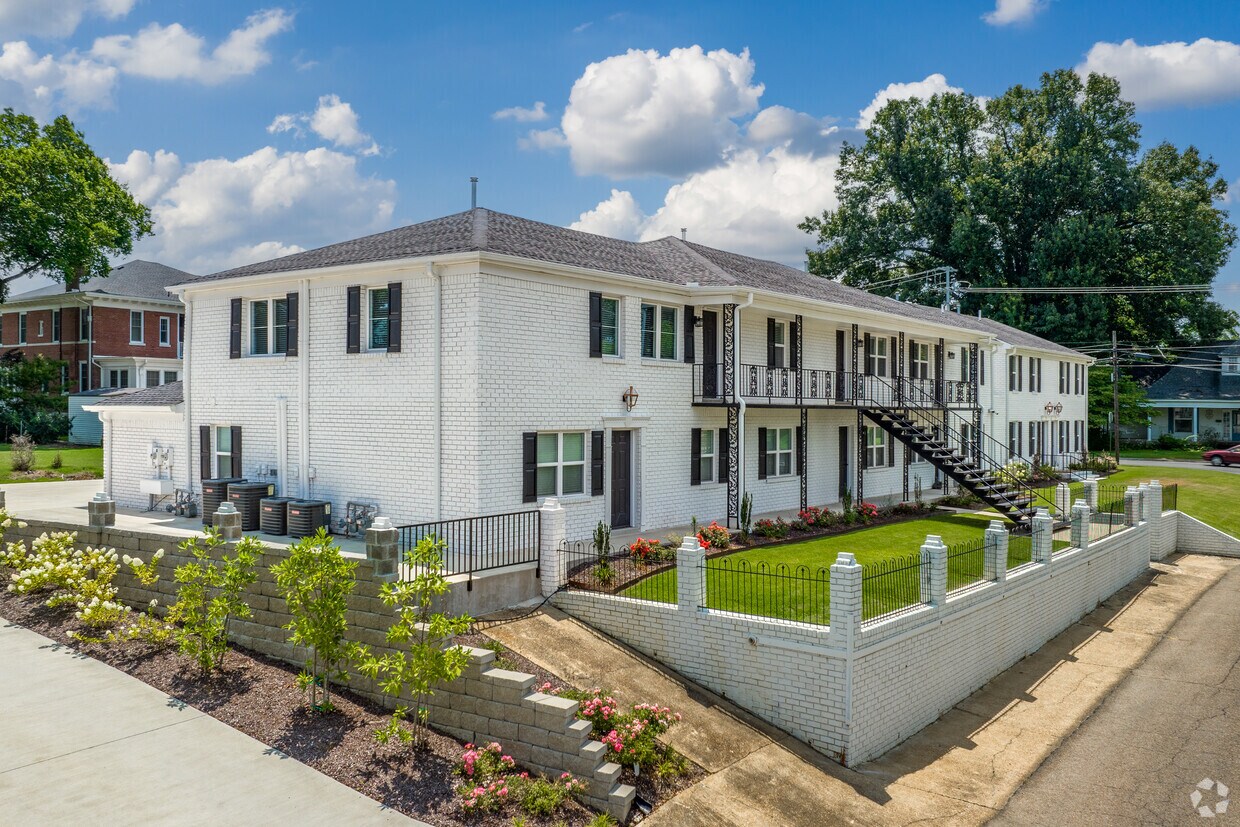 The Townhouse Reserve Apartments in Ripley, TN