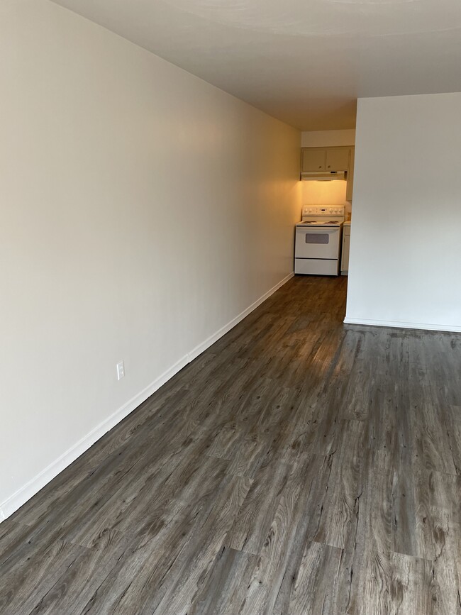 Building Photo - 29 Cassino Av