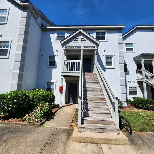Foto del edificio - 2506 Avent Ferry Rd