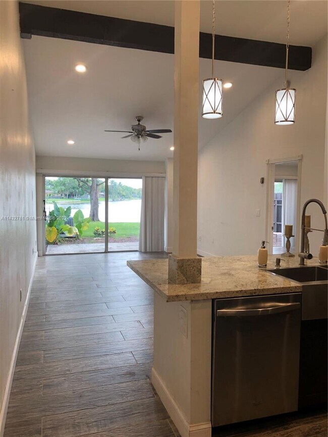 Foto del edificio - Cedarwoods