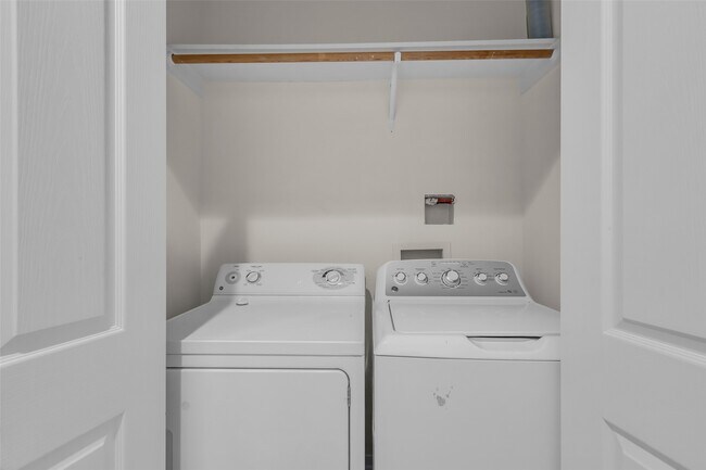 Foto del edificio - 15 Scarlet Woods Ct