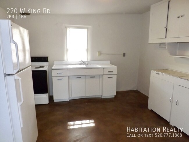 Building Photo - Cozy Vintage 2Bd/1Ba Home, with a Spacious...