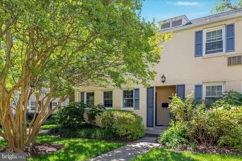 Photo - 103 N George Mason Dr (Arlington, VA)