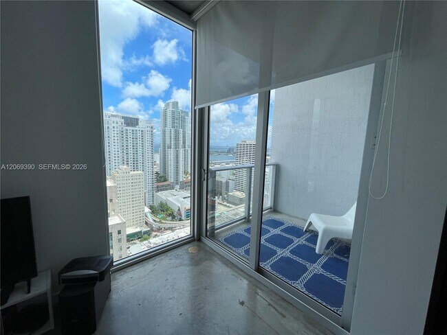 Foto del edificio - 151 SE 1st St