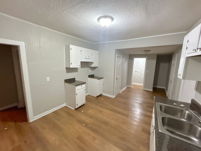 Building Photo - 2100 Stovall Ave