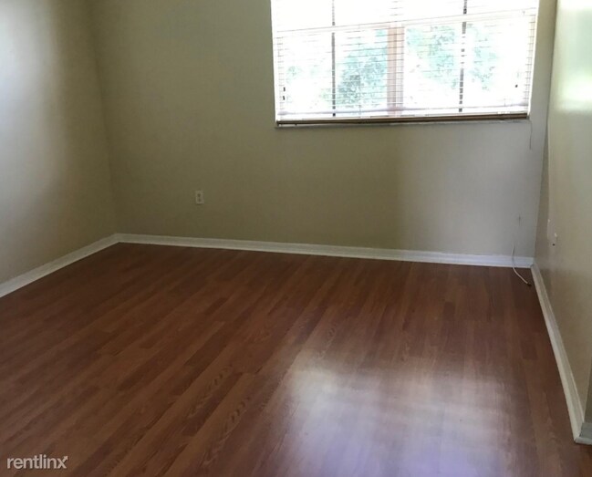 Building Photo - 2 br, 2.5 bath  - 10561 SW 6th St