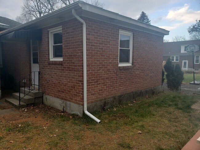 Foto del edificio - 19 Maplewood Ave