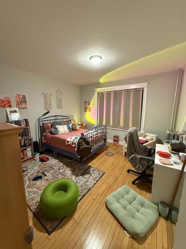 Foto del edificio - AMAZING 3 bed in Allston.....