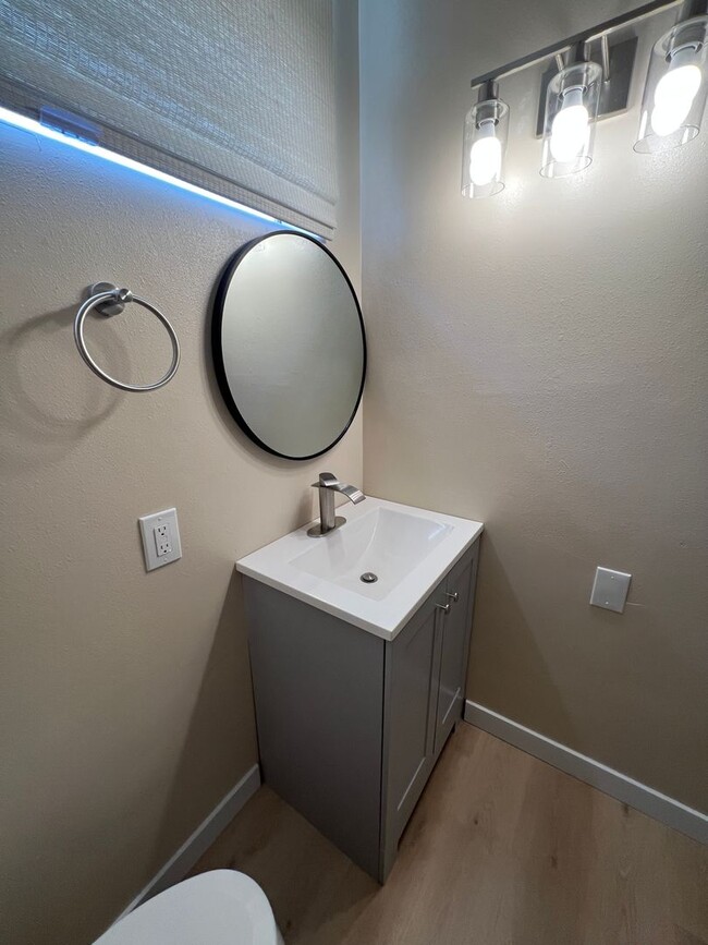 Foto del edificio - Long Term, Newly Renovated, Unfurnished w ...