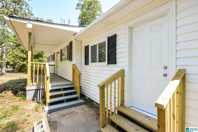 Foto del edificio - 7637 Ridge Tree Ln