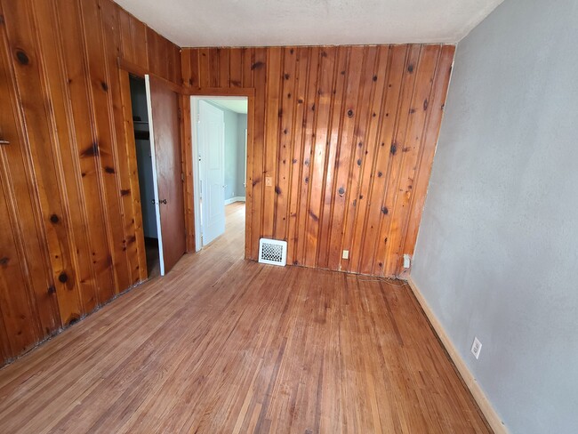 Building Photo - 159 W Locust St