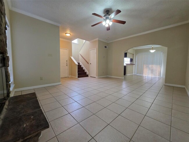 Building Photo - 17417 Red Oak Dr