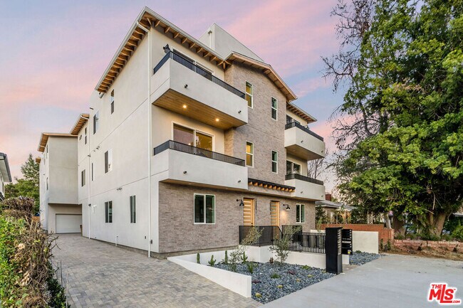 Foto del edificio - 10805 Morrison St