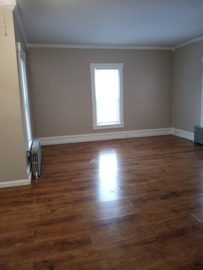 Foto del edificio - 1261 Bloomer Rd