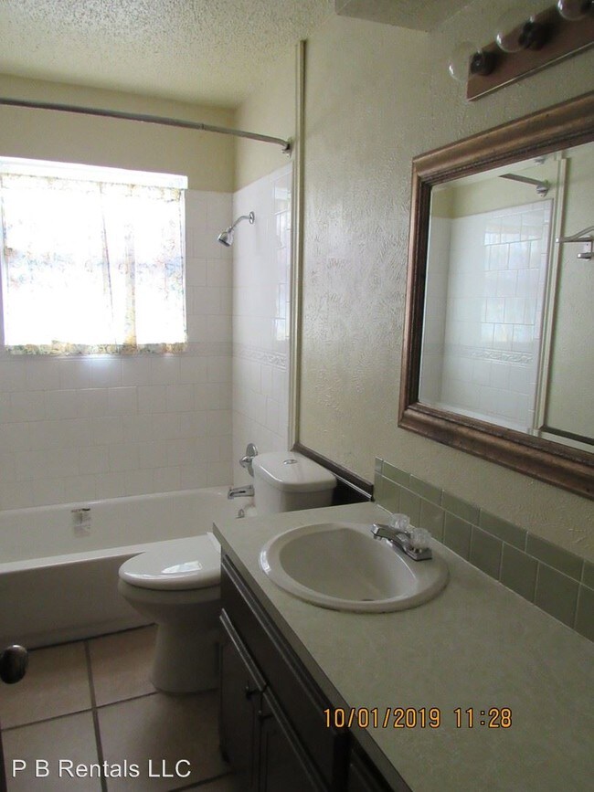 Foto del edificio - 3 br, 2 bath House - 2606 NE Lake Ave