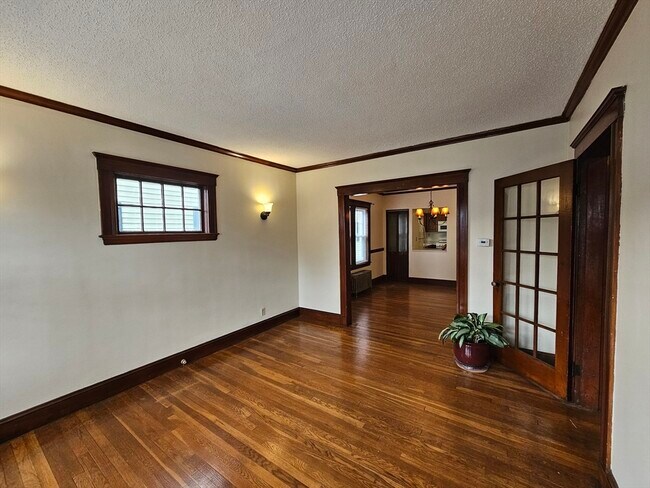 Foto del edificio - 62 Governor Winthrop Rd