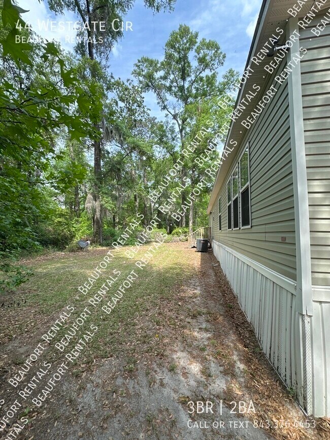 Building Photo - 44 Westgate Cir