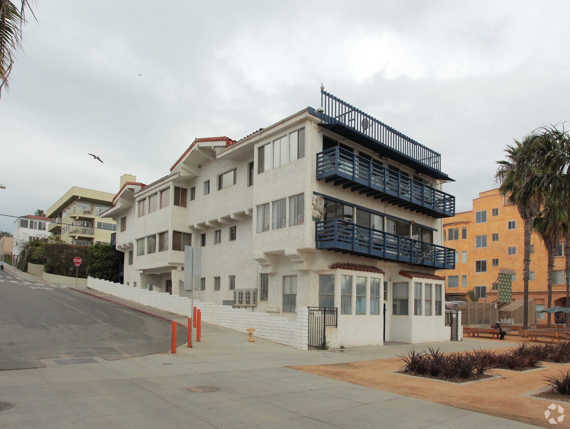1647 Ocean Front Walk, Santa Monica, CA 90401 Rentals in Santa Monica