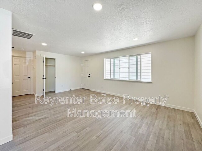 Building Photo - 1245 S Security Ln