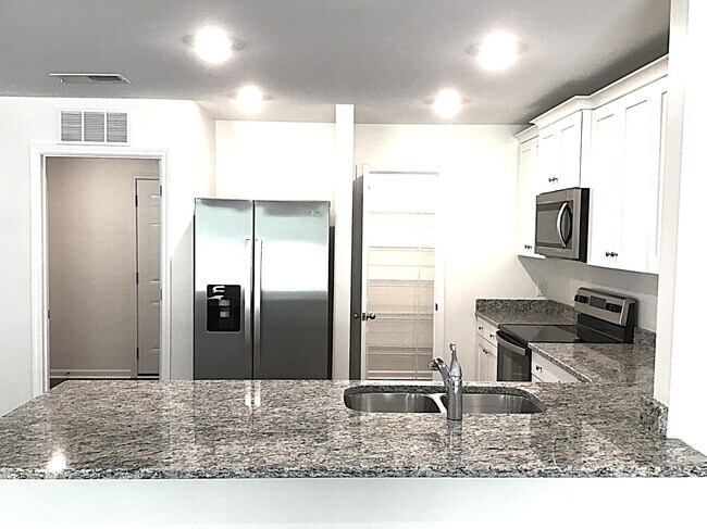 Foto del edificio - 999 Jt Westfield Dr