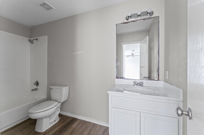 Foto del edificio - 7642 Appleberry Dr