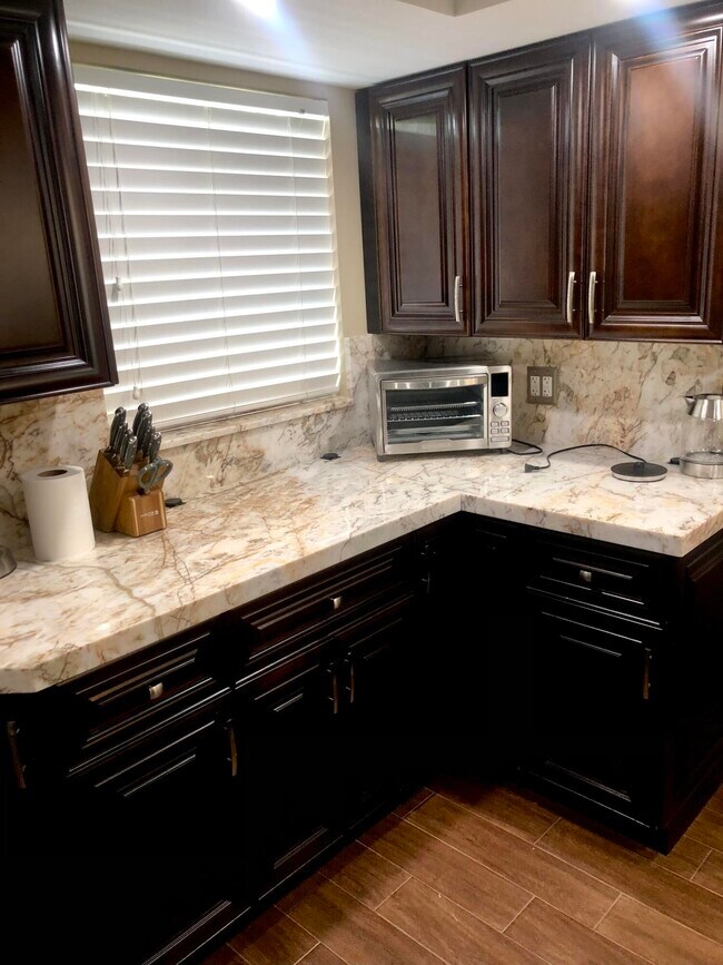 Foto del edificio - 198 NW 67th St