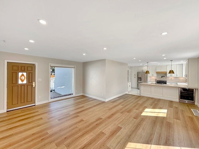 Building Photo - Beautiful 4BD/2BA House in La Mesa w/ W/D,...