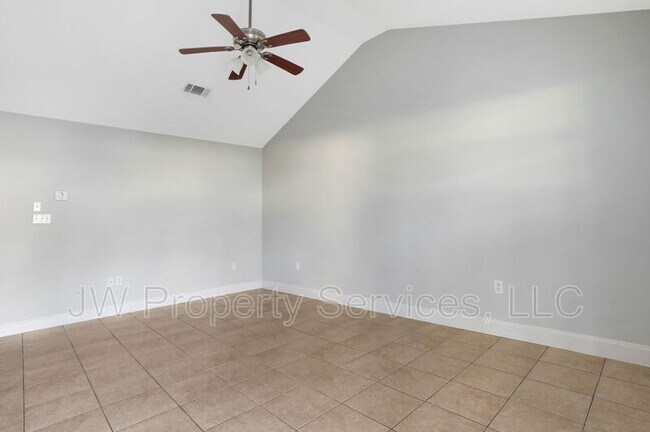 Building Photo - 50015 Kevin Dr