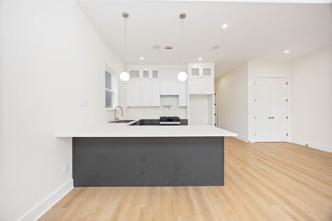 Foto del edificio - 422 E 41st St