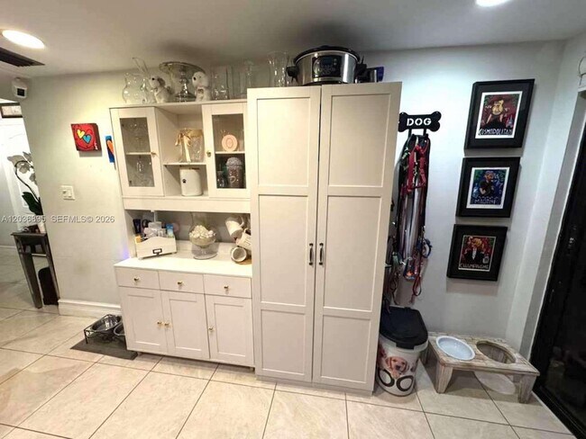 Foto del edificio - 10044 SW 77th Ct