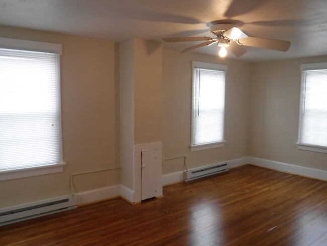 Building Photo - 13706 Maugansville Rd