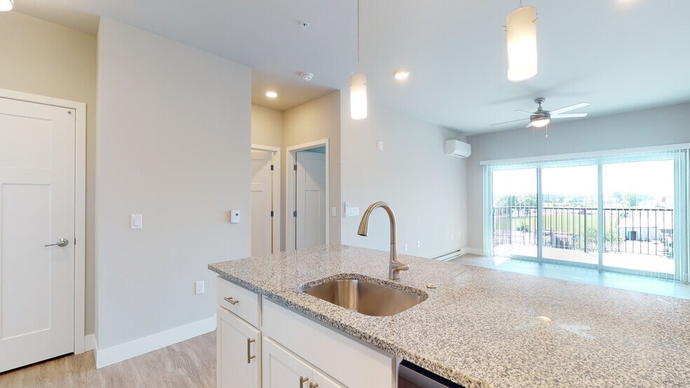 The Oscar Family Apartments