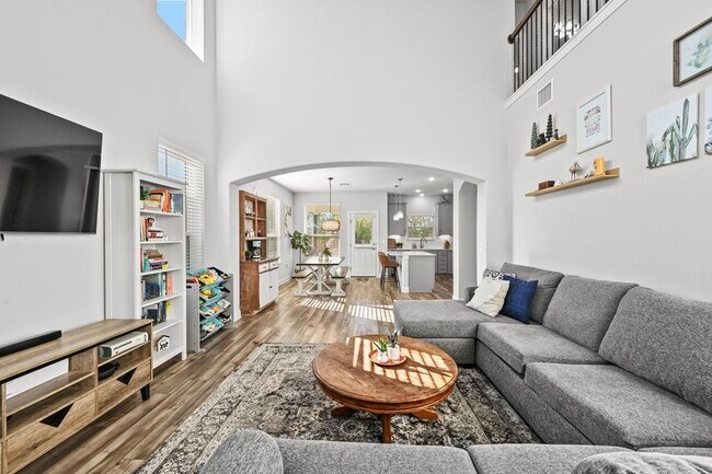 Building Photo - 6514 Marsh Ln