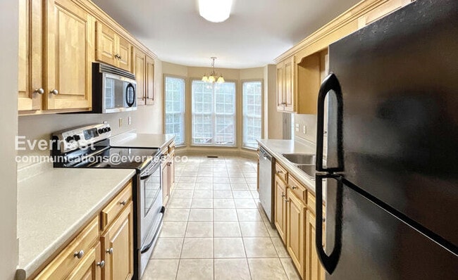 Building Photo - 6065 Gibbs Ln
