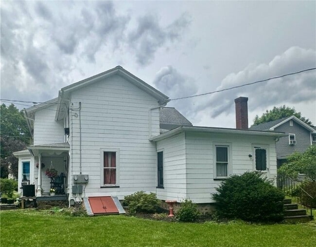 Building Photo - 39 S Lake Ave