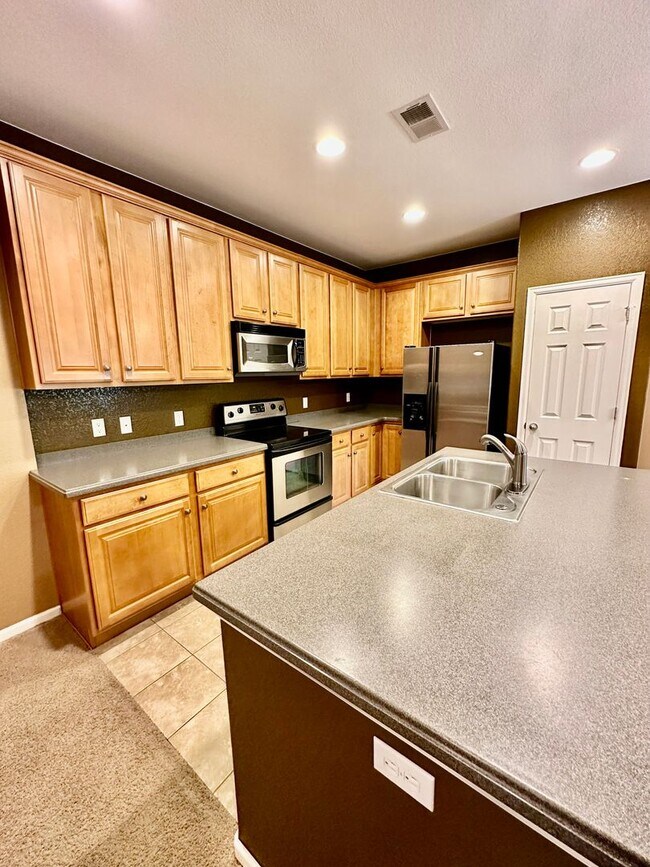 Foto del edificio - Introducing Your Dream Condo: Luxurious 2 ...