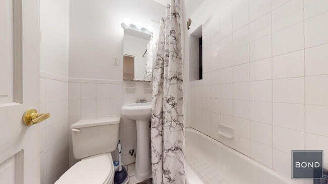 Foto del edificio - 332 E 93rd St