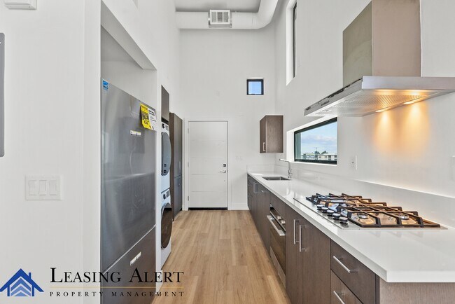 Building Photo - 5617 Klump Ave